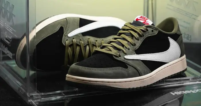 “Black Olive” Travis Scott Jordan 1 Low OG