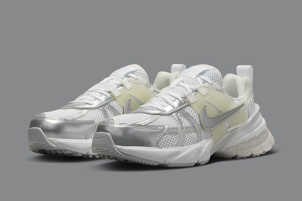 Nike-V2K-Run-FD0736-104-01.jpg - HQZ