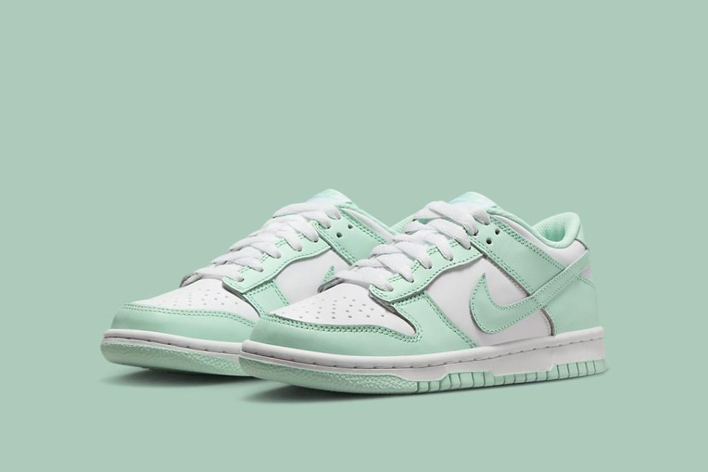 Nike-Dunk-Low-GS-FZ3534-100-01.jpg - HQZ