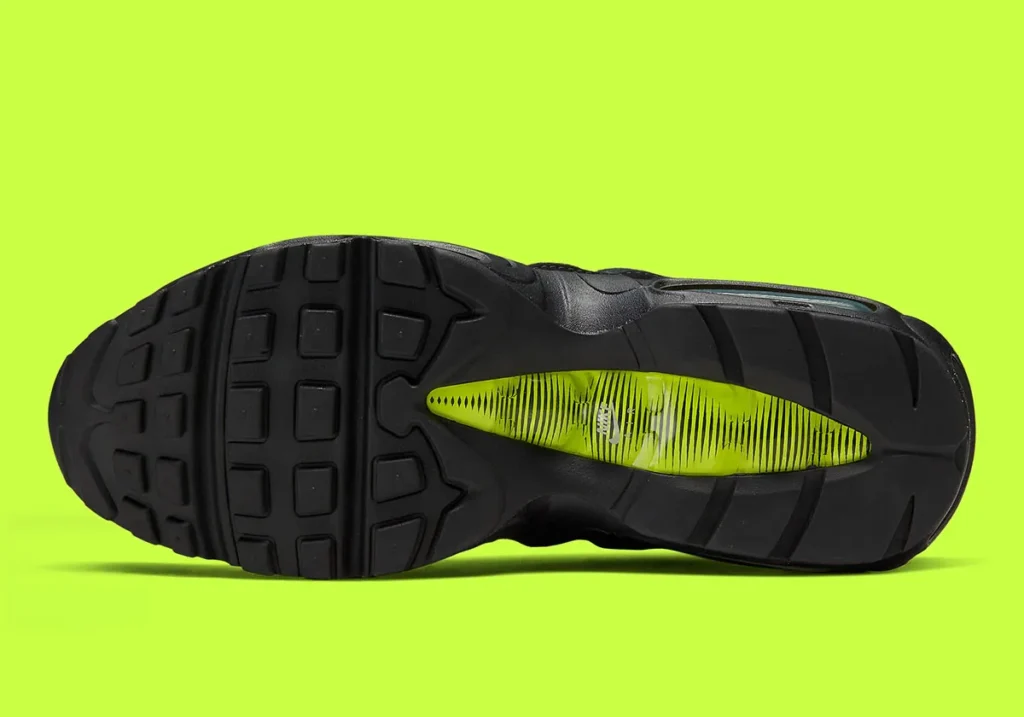 nike-air-max-95-black-volt-retro-logo-cv1635-002-2 - HQZ