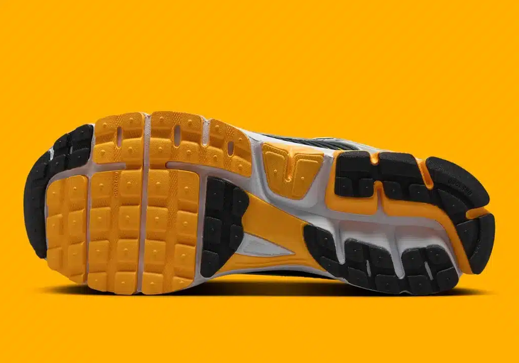 nike-zoom-vomero-5-photon-dust-unversity-gold-laser-orange-fb9149-002-1 - HQZ