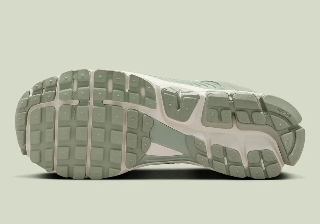 nike-zoom-vomero-5-jade-horizon-phantom-light-silver-3 - HQZ