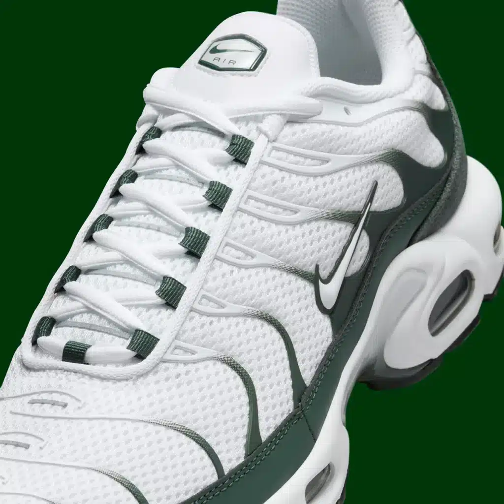 nike-air-max-plus-notebook-scribbles-fv6057-100-4 - HQZ