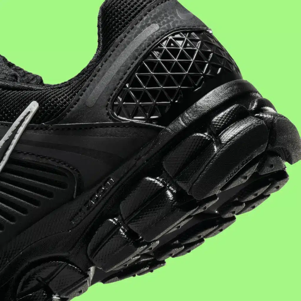 nike-zoom-vomero-5-black-white-hm9986-001-5 - HQZ