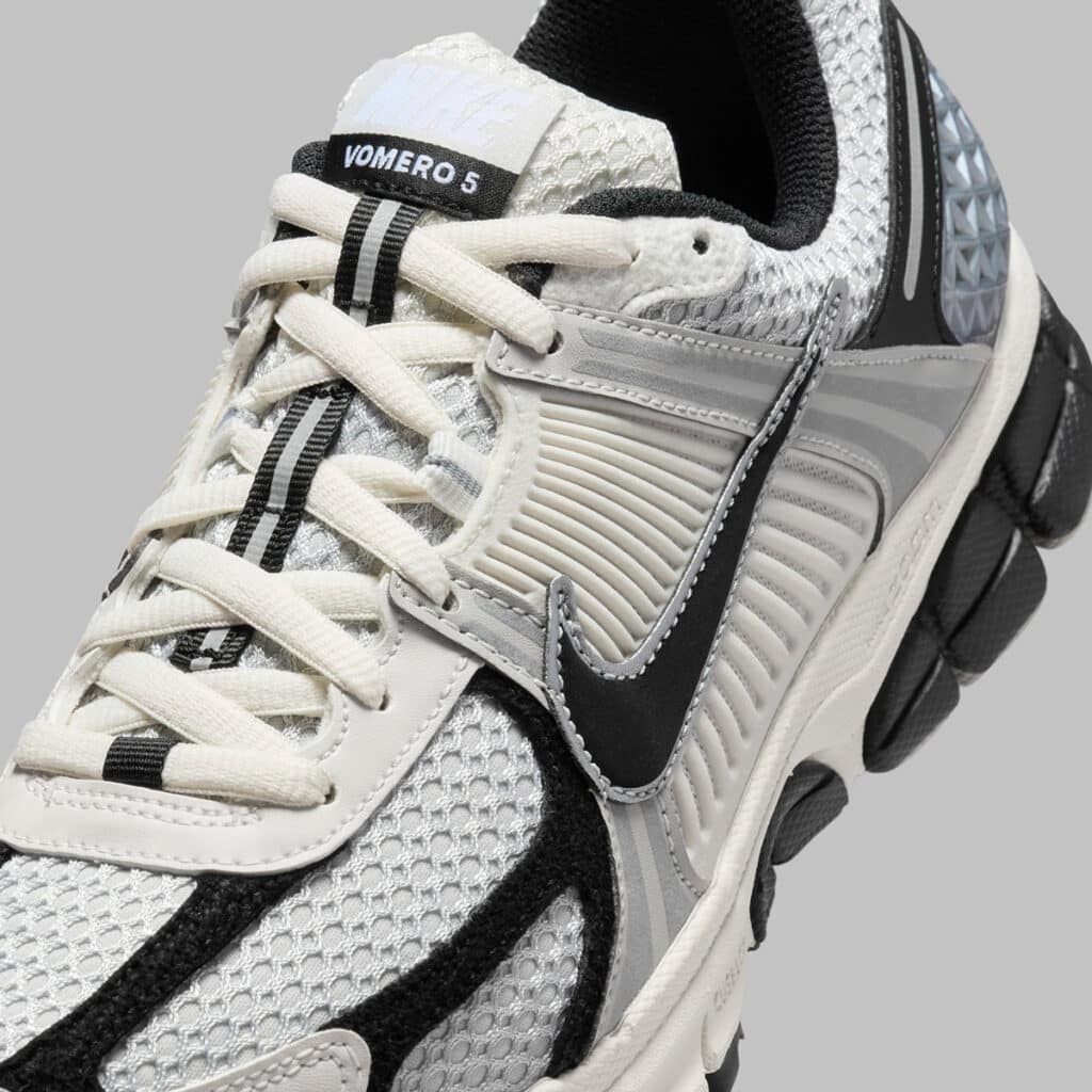 nike-zoom-vomero-5-photon-dust-phantom-black-hq1182-001-4 - HQZ