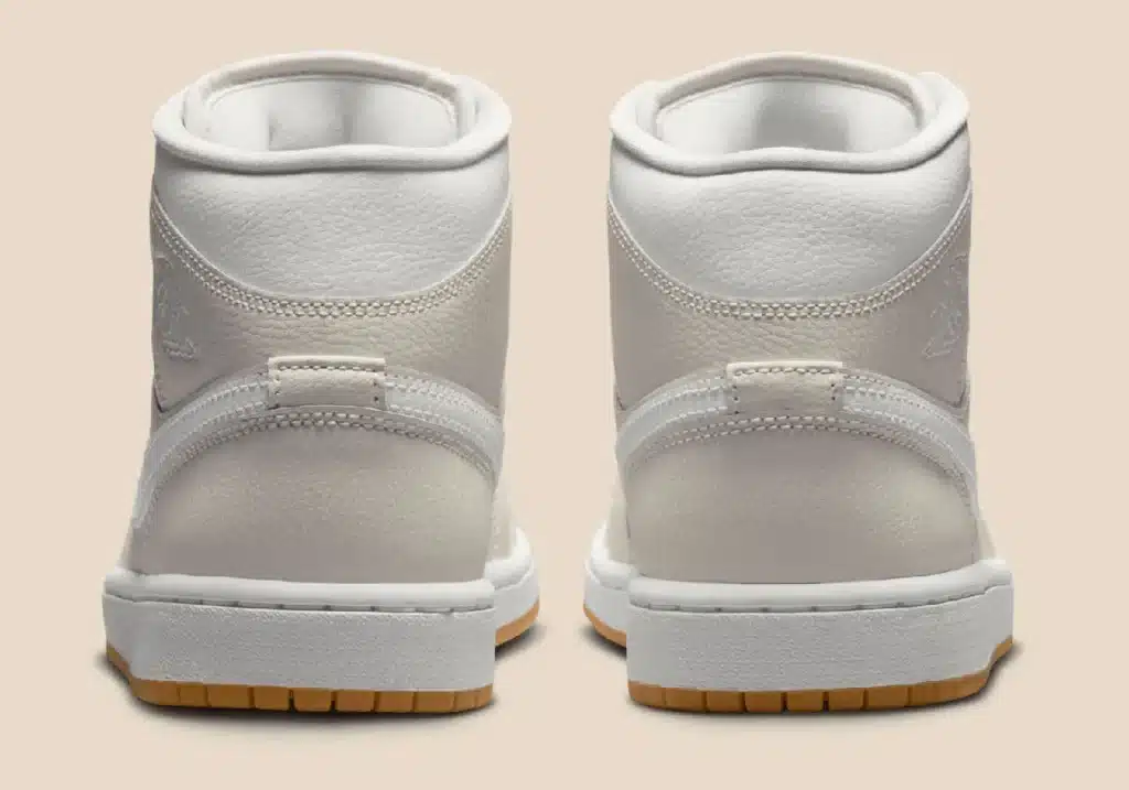air-jordan-1-mid-light-bone-white-gum-yellow-bq6472-021-1 - HQZ