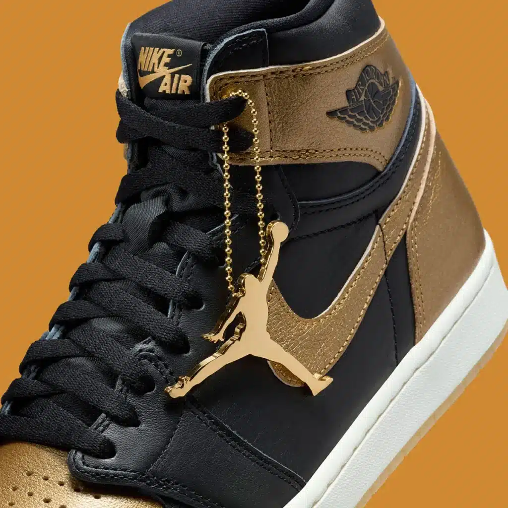air-jordan-1-retro-high-og-black-metallic-gold-dz5485-071-release-date-5 - HQZ