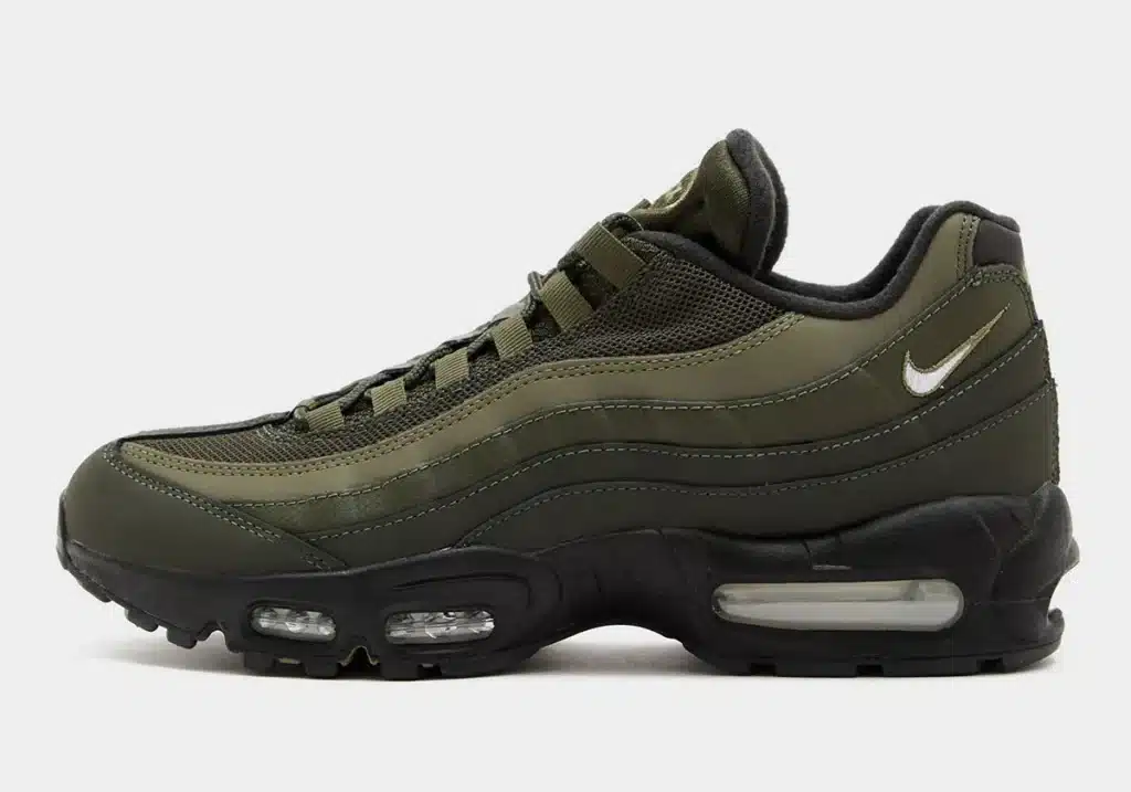 nike-air-max-95-sequoia-white-cargo-khaki-medium-olive-hq3825-300-2 1 - HQZ