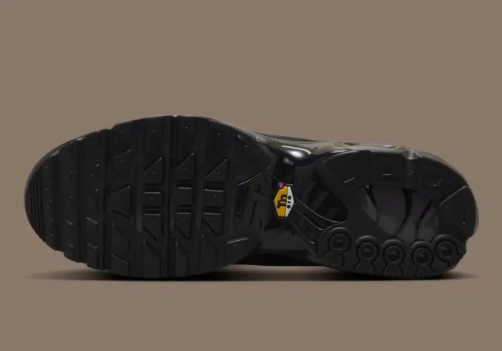 nike-air-max-plus-prm-olympic-black-tea-petra-brown-hj4519-200-1 - HQZ nike-air-max-plus-prm-olympic-black-tea-petra-brown-hj4519-200-1