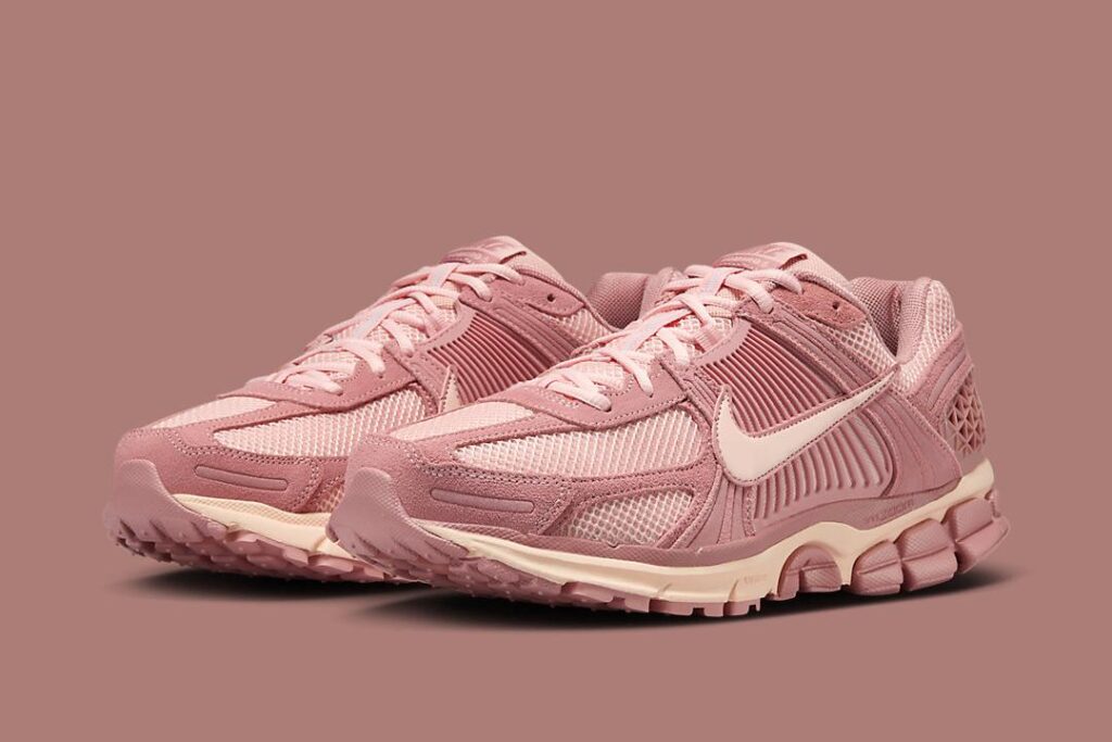 Nike-Zoom-Vomero-5-WMNS-Red-Stardust-HF1553-600-01jpg