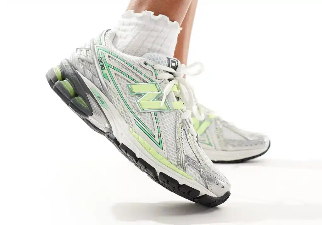new-balance-1906r-silver-white-green-1 - HQZ new-balance-1906r-silver-white-green-1