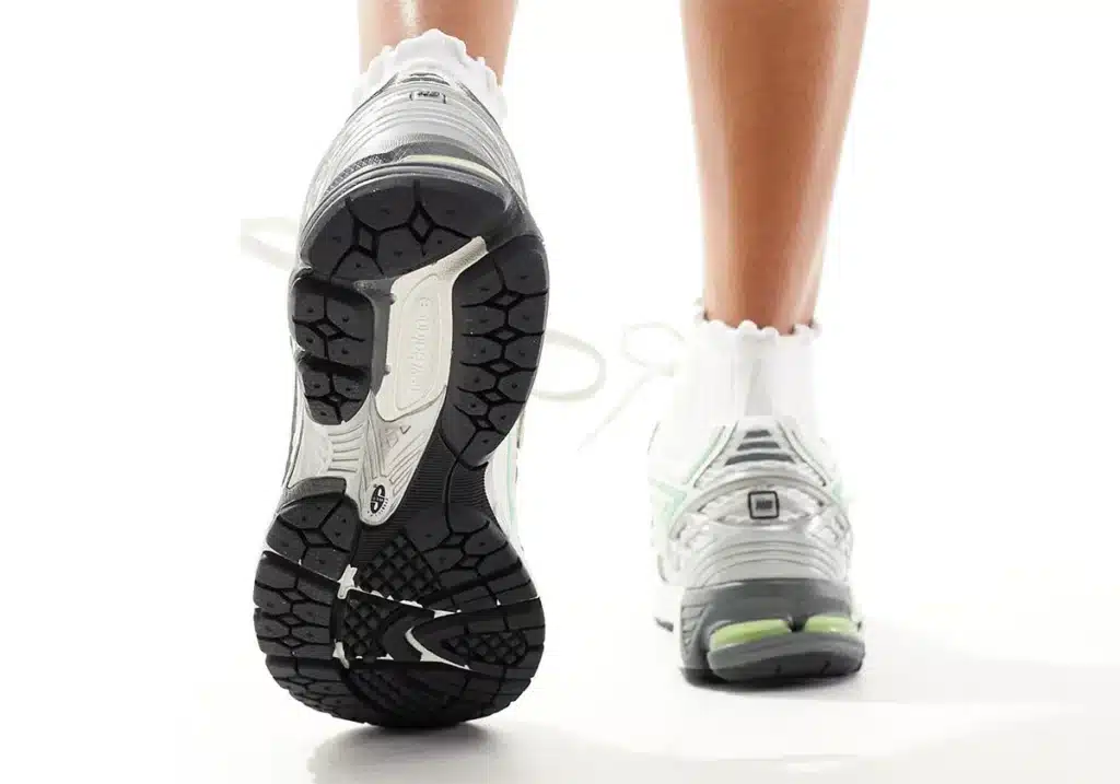 new-balance-1906r-silver-white-green-3 - HQZ new-balance-1906r-silver-white-green-3