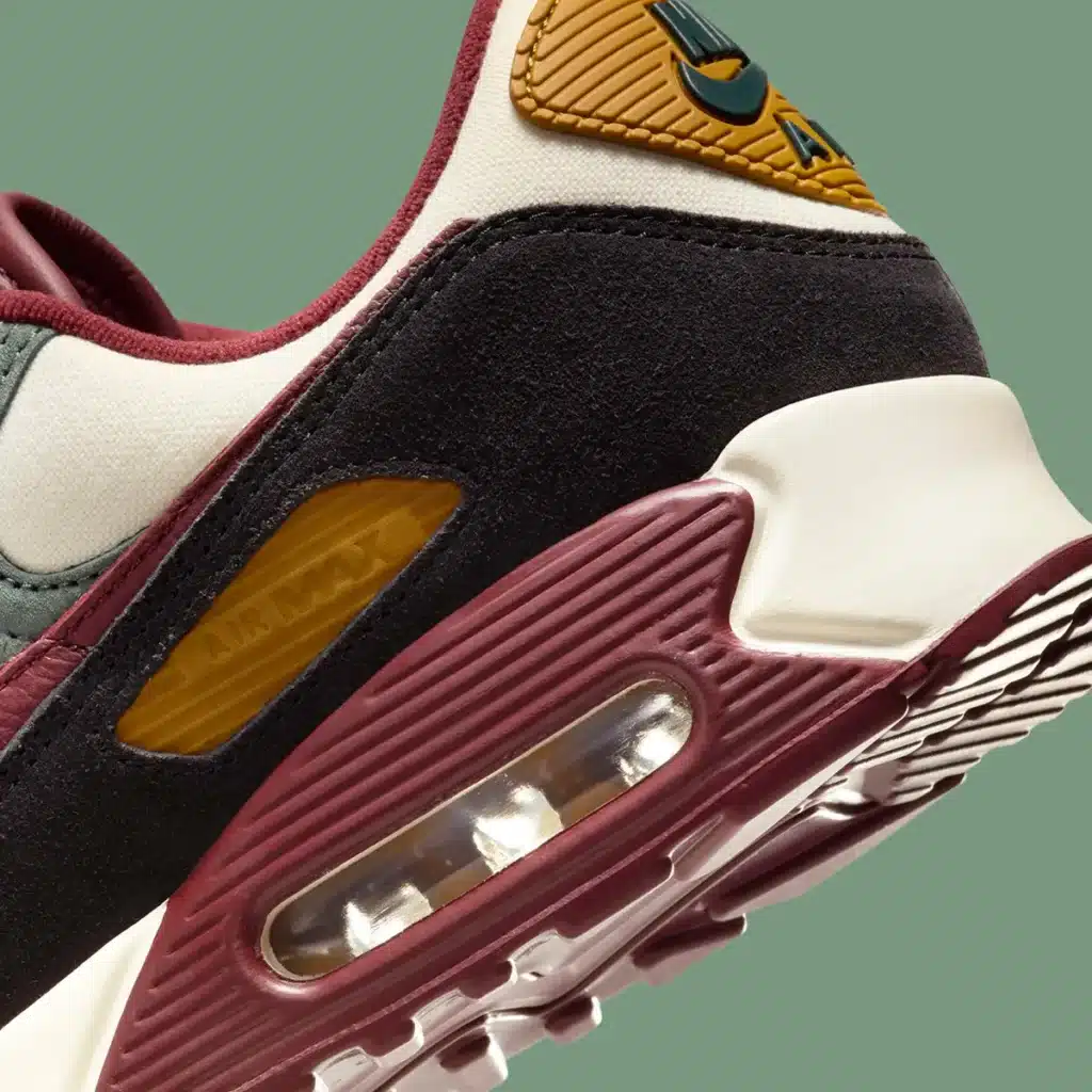 nike-air-max-90-coconut-milk-dark-team-red-bronzine-vintage-green-7 - HQZ