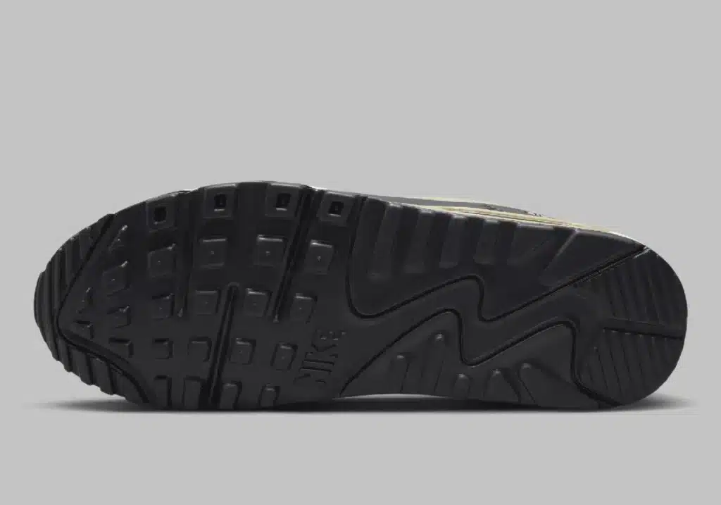 nike-air-max-90-drift-dark-smoke-grey-black-hyper-crimson-khaki-fb2877-002-5 - HQZ nike-air-max-90-drift-dark-smoke-grey-black-hyper-crimson-khaki-fb2877-002-5
