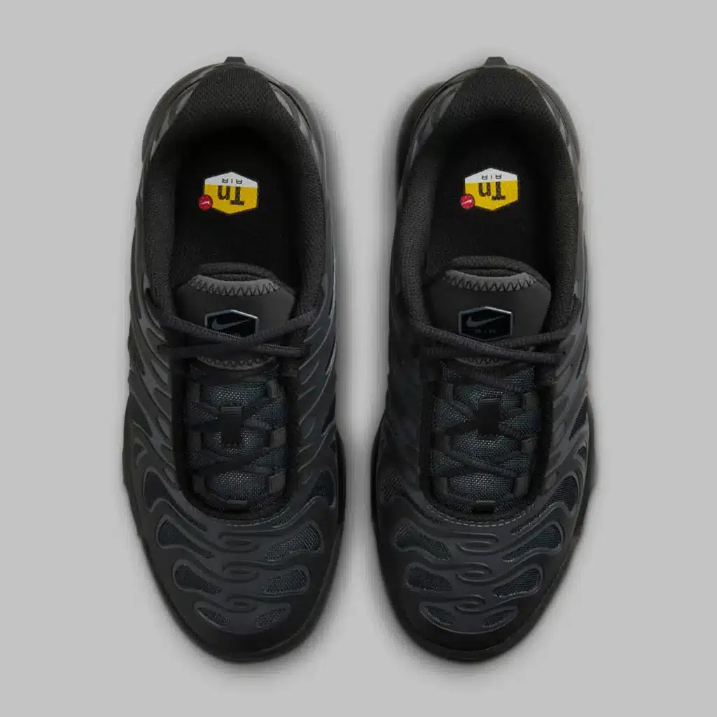 nike-air-max-plus-drift-gs-black-anthracite-FV5921-002-5 - HQZ