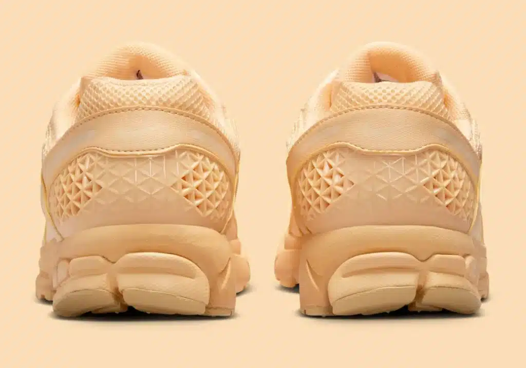 nike-zoom-vomero-5-celestial-gold-hf5493-200-2 - HQZ nike-zoom-vomero-5-celestial-gold-hf5493-200-2
