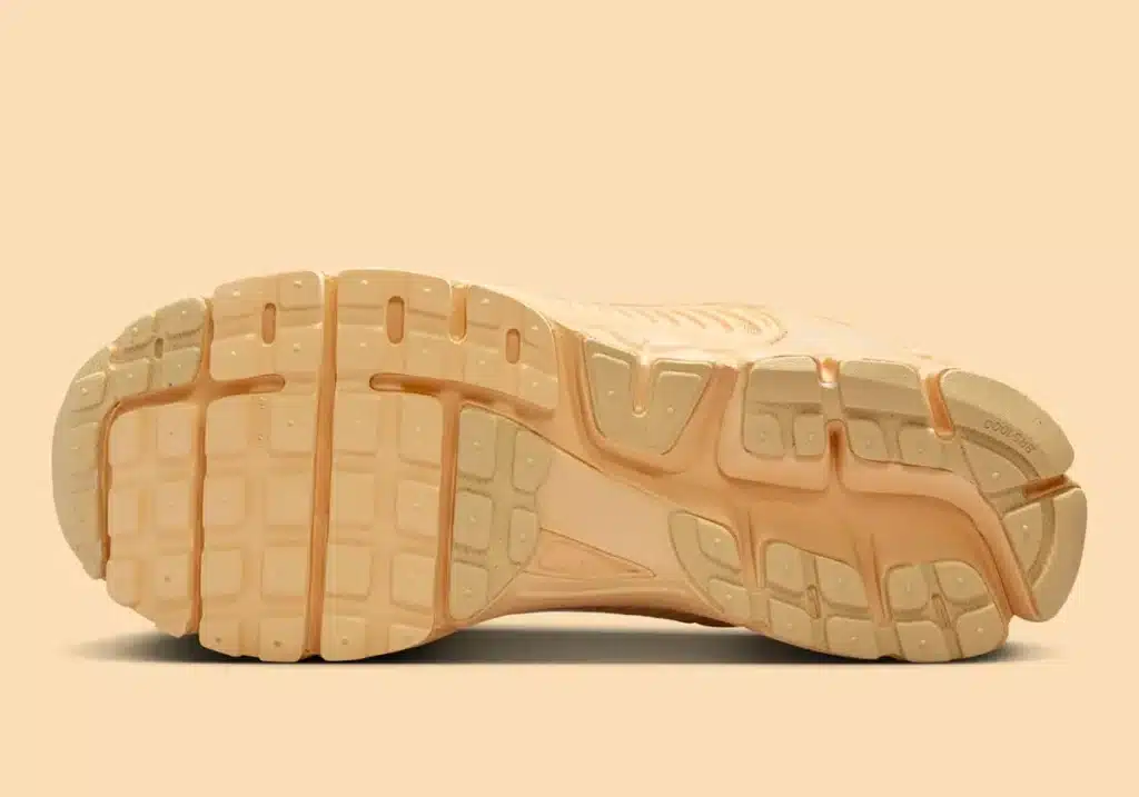 nike-zoom-vomero-5-celestial-gold-hf5493-200-8 - HQZ nike-zoom-vomero-5-celestial-gold-hf5493-200-8