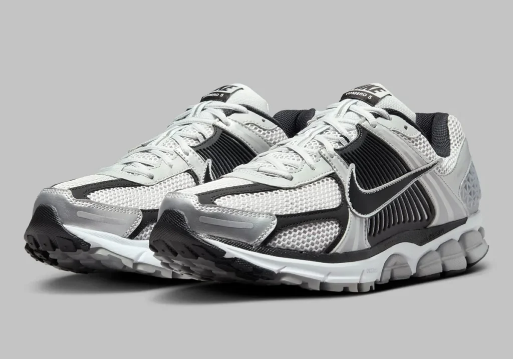 nike-zoom-vomero-5-metallic-silver-pure-platinum-white-black-fj4151-004-4 - HQZ nike-zoom-vomero-5-metallic-silver-pure-platinum-white-black-fj4151-004-4