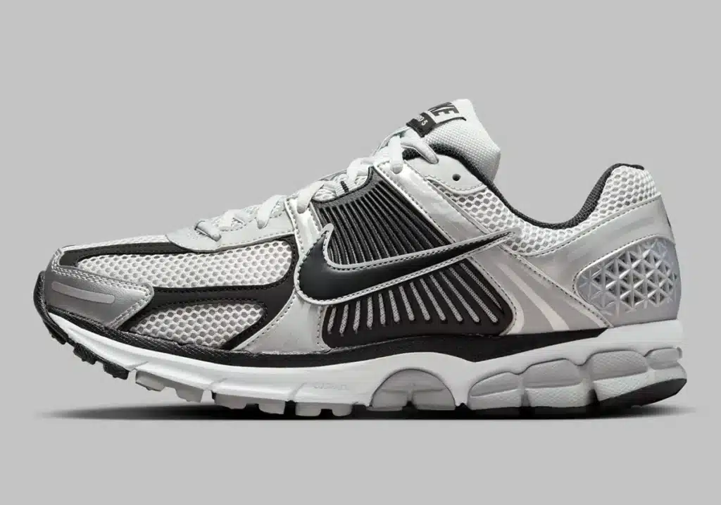 nike-zoom-vomero-5-metallic-silver-pure-platinum-white-black-fj4151-004-8 - HQZ nike-zoom-vomero-5-metallic-silver-pure-platinum-white-black-fj4151-004-8