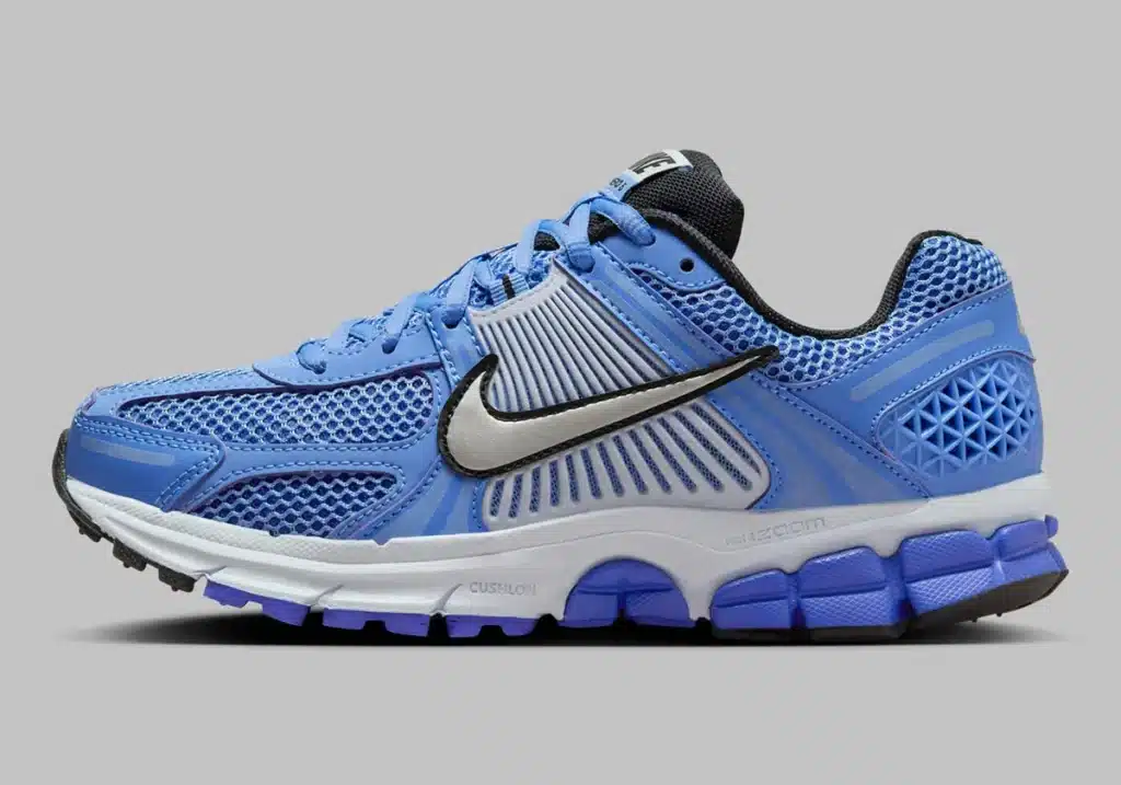nike-zoom-vomero-5-royal-pulse-football-grey-persian-violet-metallic-platinum-fj2028-400-1 - HQZ