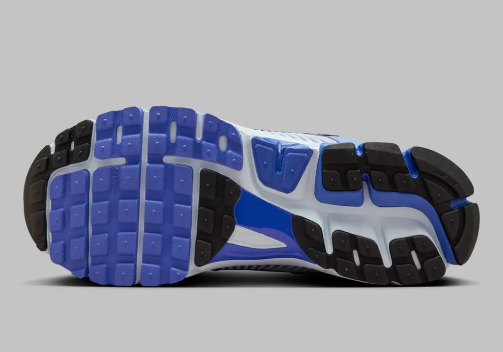 nike-zoom-vomero-5-royal-pulse-football-grey-persian-violet-metallic-platinum-fj2028-400-2 - HQZ