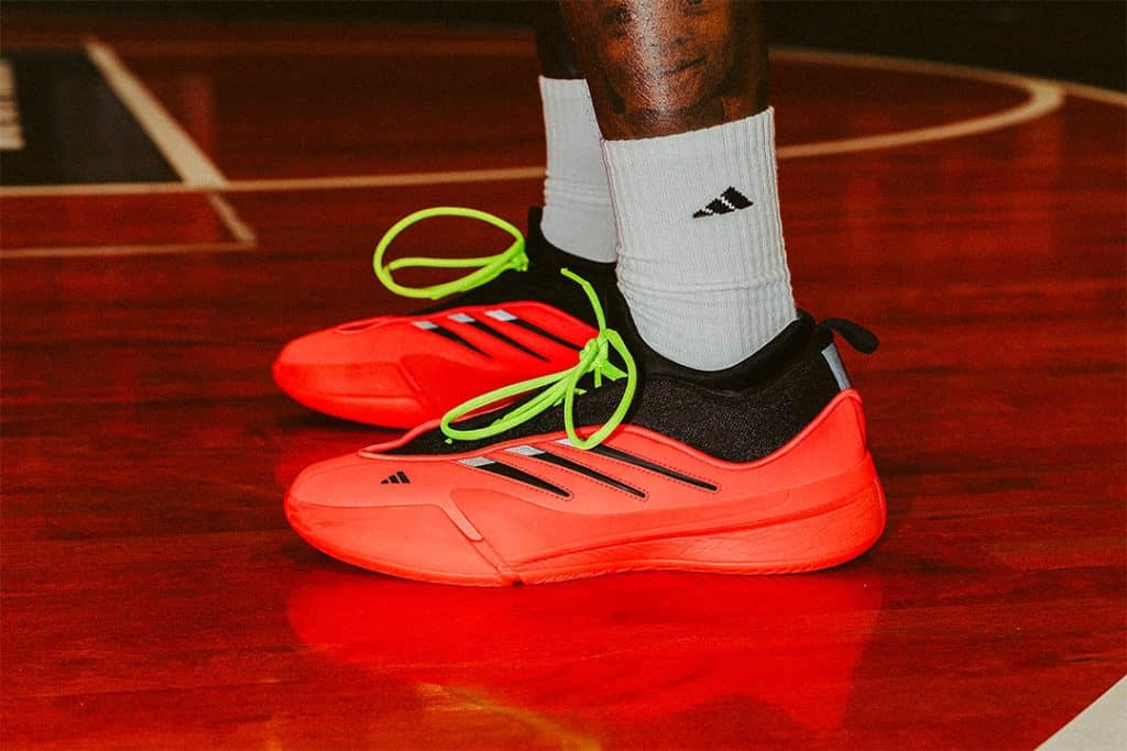 adidas-dame-9-solar-red-IE3627jpg