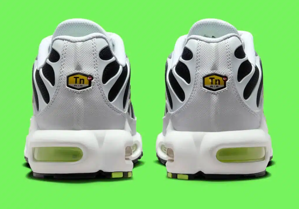 nike-air-max-plus-white-volt-black-DM0032-103-1 - HQZ