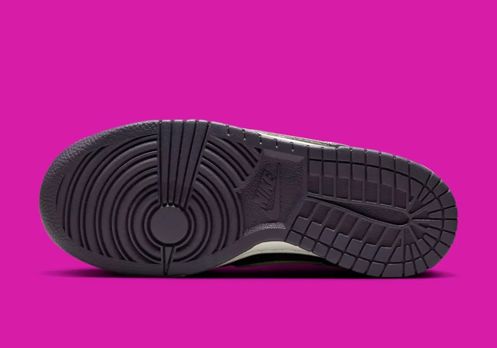 nike-dunk-low-gs-black-pale-ivory-dark-raisin-sail-fb9109-003-8 - HQZ