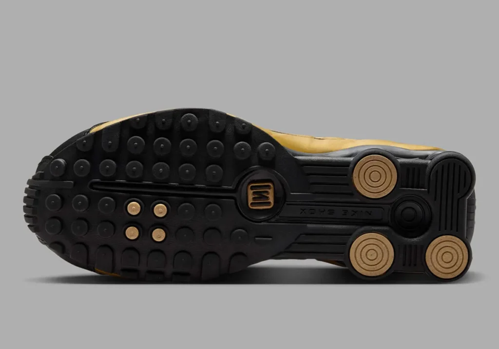 nike-shox-r4-black-metallic-gold-metallic-silver-ar3565-005-7 - HQZ