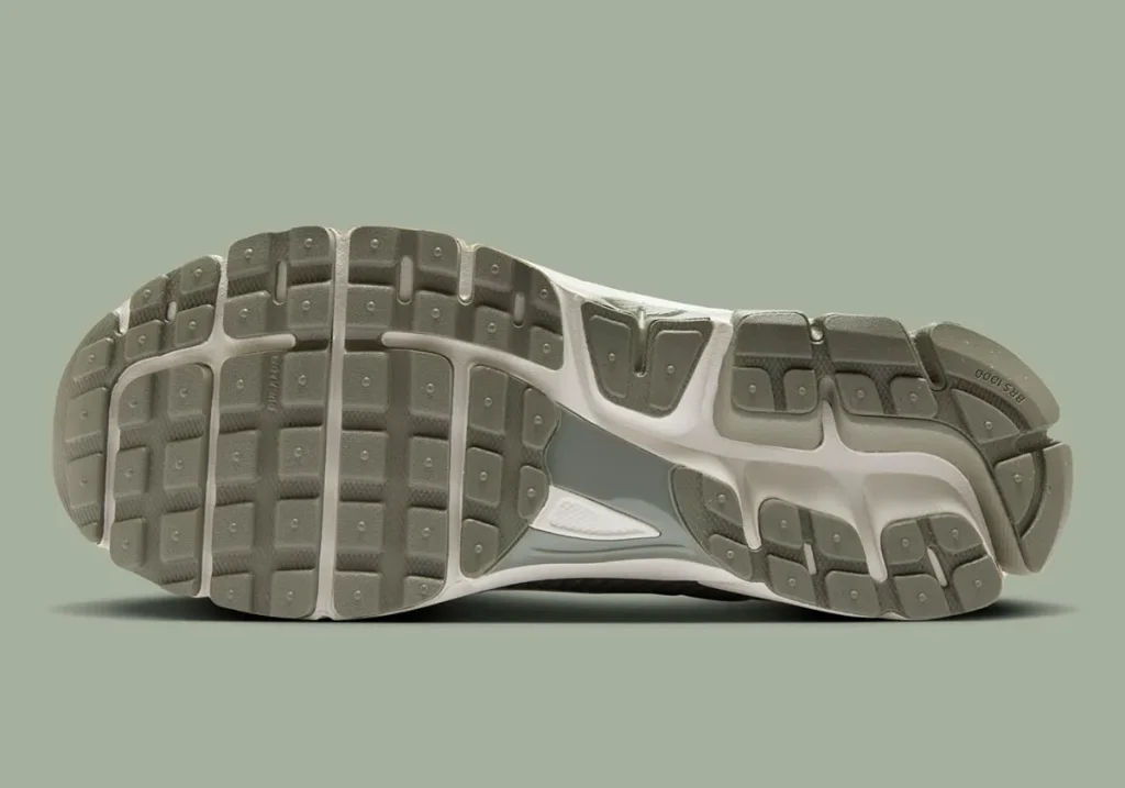 nike-zoom-vomero-5-dark-stucco-light-smoke-grey-phantom-hf1553-002-8 - HQZ