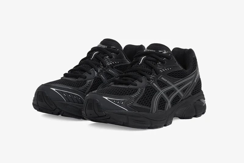 JJJJ_ASICS_BLKBLK_ECOM_01_800x-e1730390841657jpeg