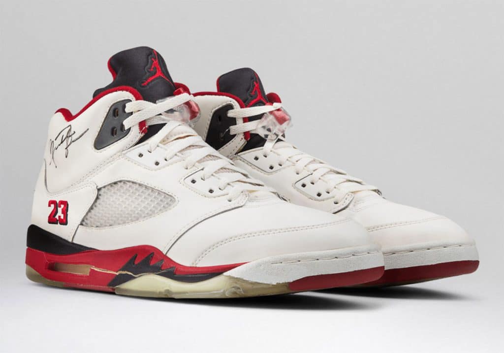 air-jordan-5-fire-red-black-tongue-2025-release-info-2jpg - HQZ air-jordan-5-fire-red-black-tongue-2025-release-info-2jpg