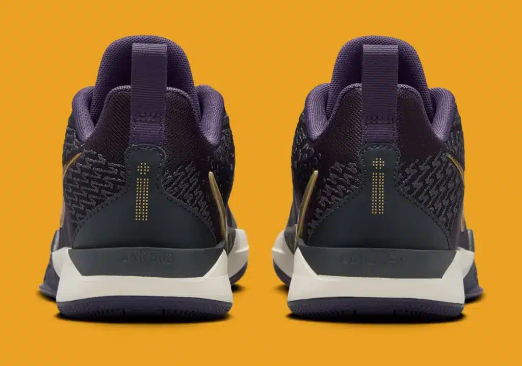 nike-sabrina-2-gs-dark-raisin-metallic-gold-anthracite-fz3702-500-2 - HQZ
