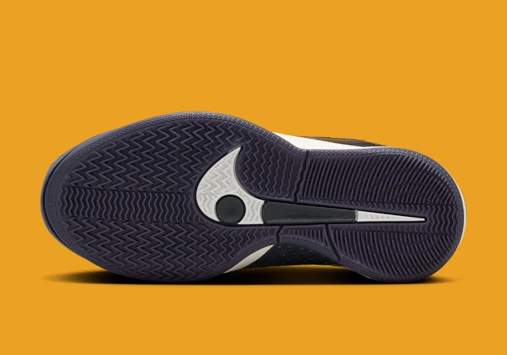 nike-sabrina-2-gs-dark-raisin-metallic-gold-anthracite-fz3702-500-7 - HQZ