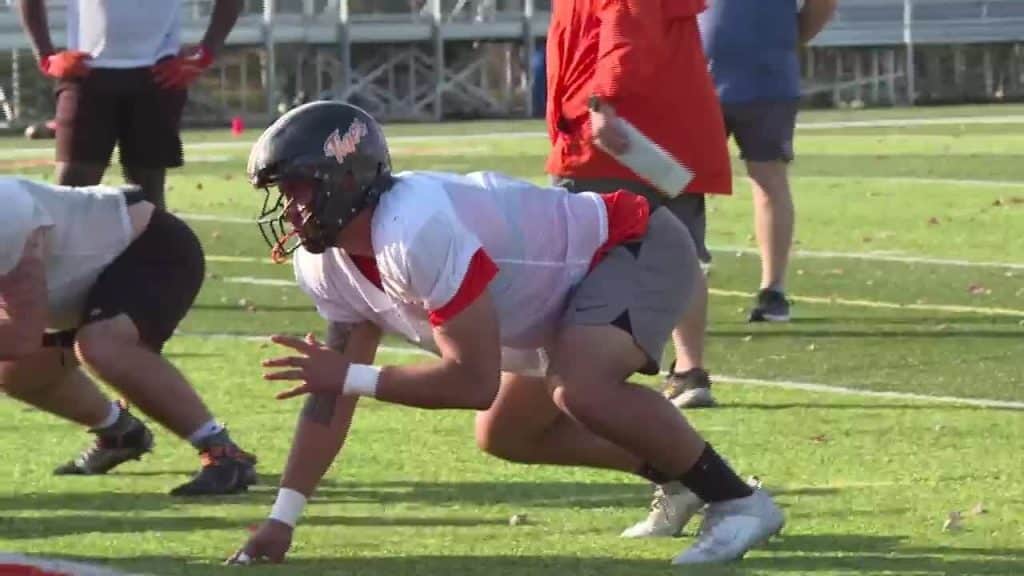 Iowa Commit Iose Epenesa leads Edwardsville to Illinois 8A playoffs - HQZ Iowa Commit Iose Epenesa leads Edwardsville to Illinois 8A playoffs