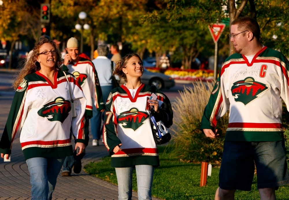 SaintPaulUsa-5October2007AudienceBeforeTheNhl - HQZ Audience before the NHL game between The Minnesota Wild-Chicago Blackhawks