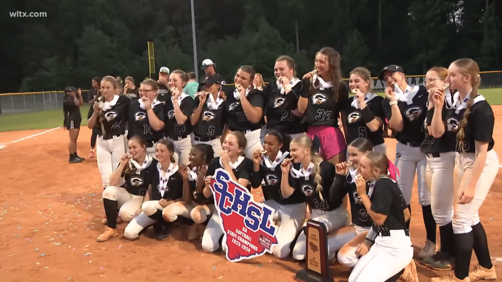 Gray Collegiate Academy softball team wins 2A state title - HQZ Gray Collegiate Academy softball team wins 2A state title