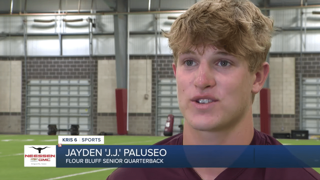 Jayden Paluseo Flour Bluff Quarterback