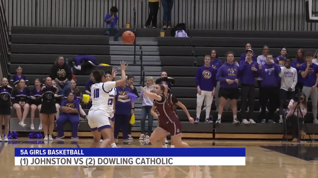 No 1 Johnston stays unbeaten after matchup with No 2 Dowling Catholic