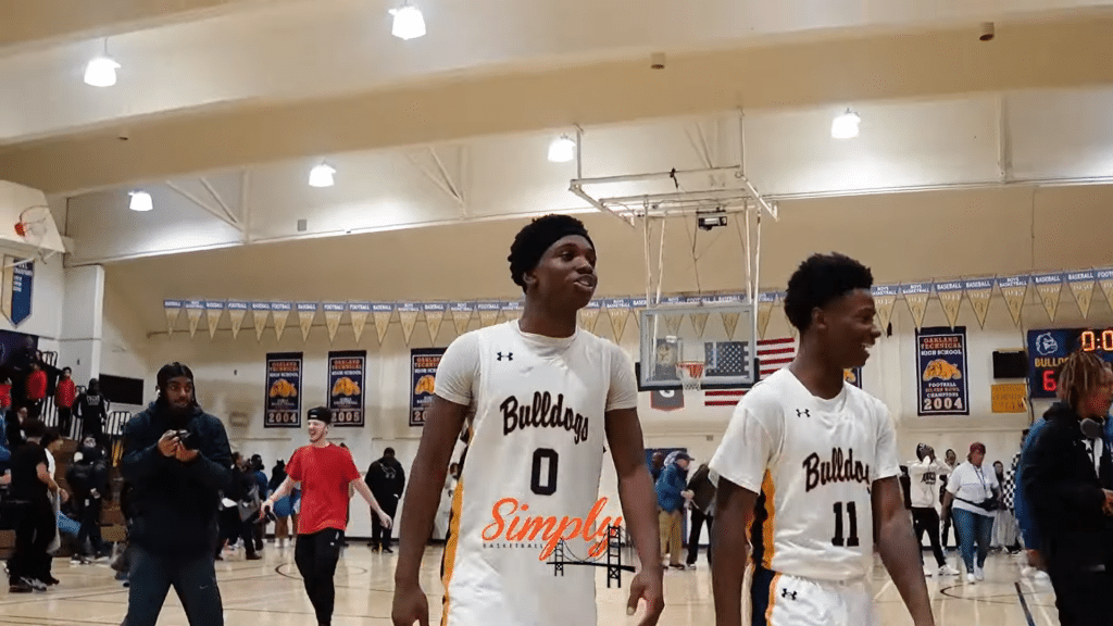 Oakand vs Oakland Tech - Ardarius Grayson Hits Game Winner - HQZ Oakand vs Oakland Tech - Ardarius Grayson Hits Game Winner