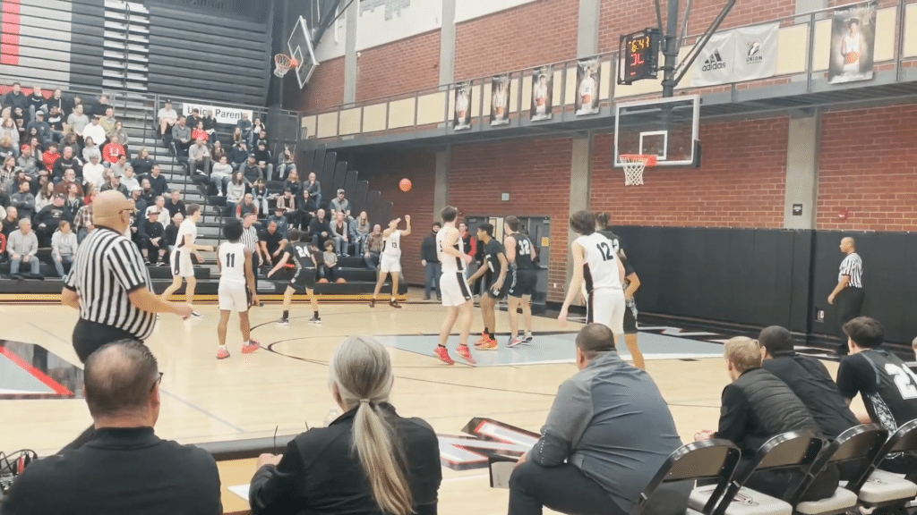 Union tops Emerald Ridge to reach 4A boys basketball state regionals - HQZ Union tops Emerald Ridge to reach 4A boys basketball state regionals