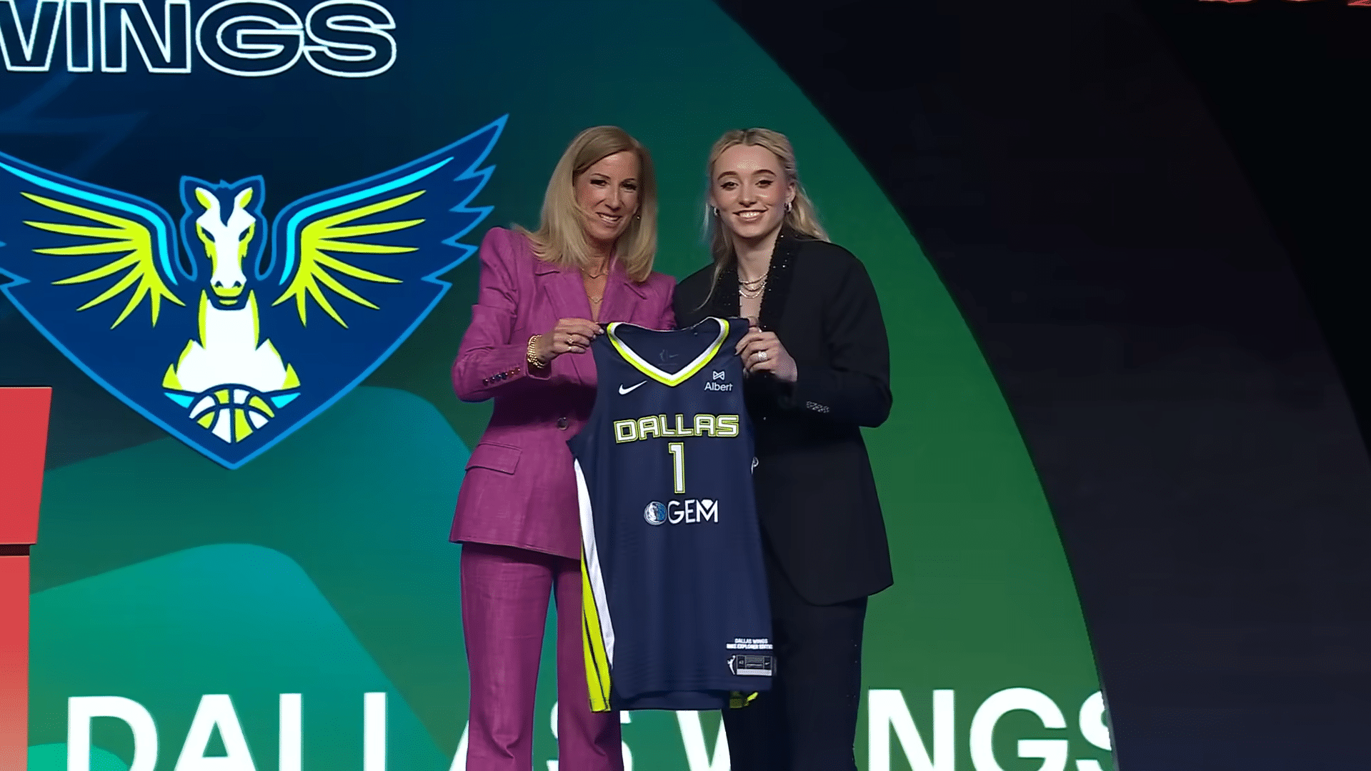 Paige Bueckers was selected with the No 1 overall pick by the Dallas Wings in the 2025 WNBA Draft - HQZ